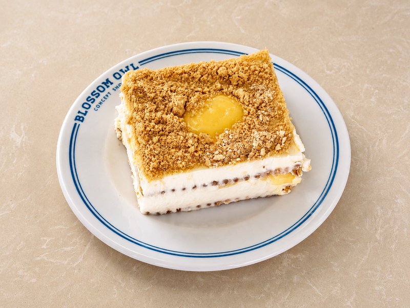 Lemon Cream Biscuit Cake