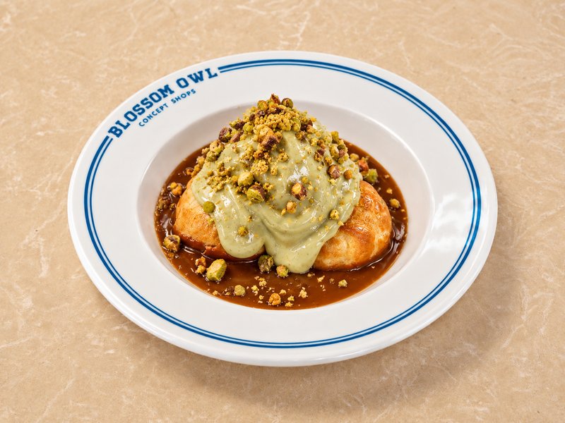 Pistachio & Cream Profiterole