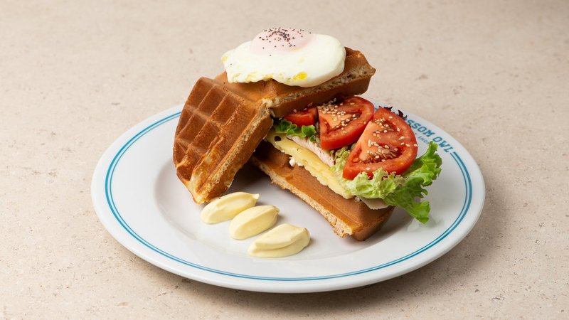 Waffle Classic Sandwich